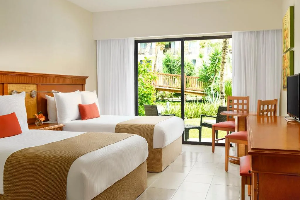 The Reef Coco Beach Resort & Spa: another view