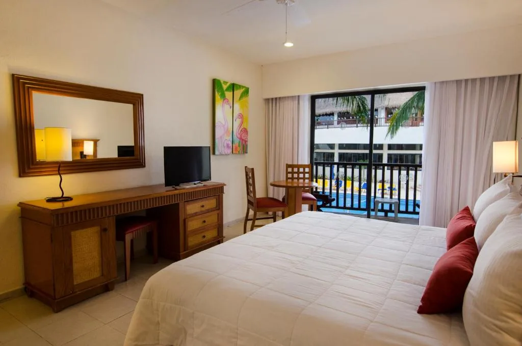 The Reef Coco Beach Resort & Spa: another view