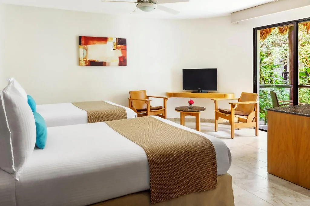 The Reef Playacar Beach Resort & Spa: another view