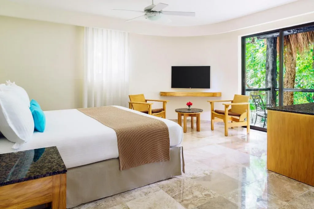 The Reef Playacar Beach Resort & Spa: another view