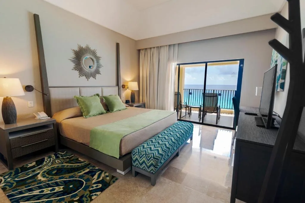 Holiday Inn Club Vacations The Royal Sands: another view