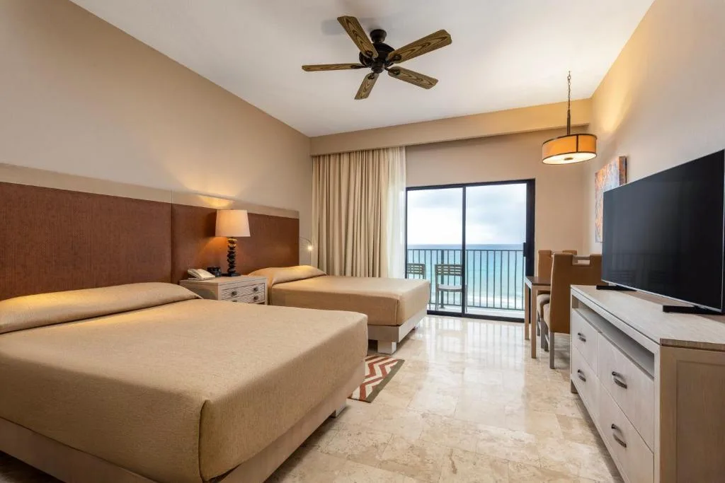 Holiday Inn Club Vacations The Royal Sands: another view