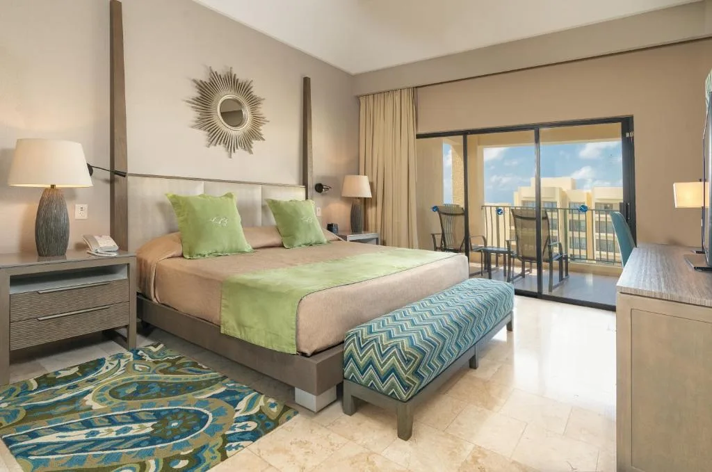 Holiday Inn Club Vacations The Royal Sands: another view