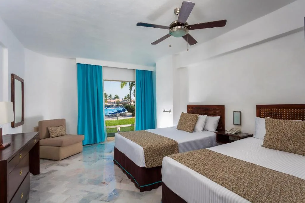Vamar Vallarta Marina & Beach Resort: another view