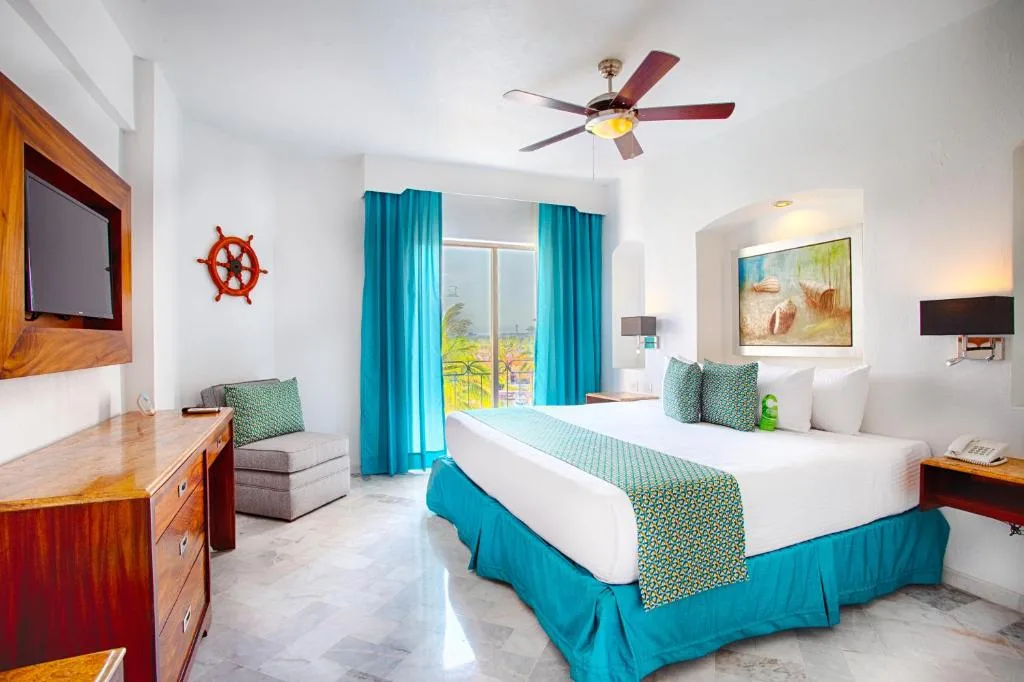 Vamar Vallarta Marina & Beach Resort: another view