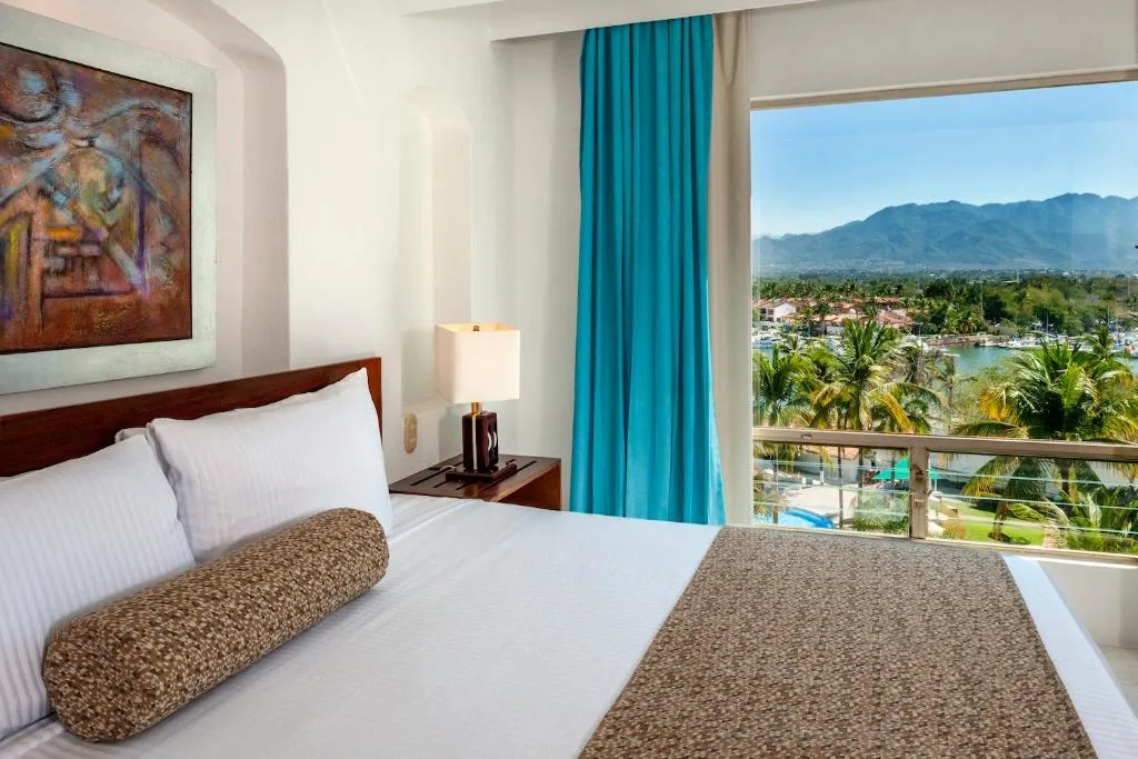 Vamar Vallarta Marina & Beach Resort: another view