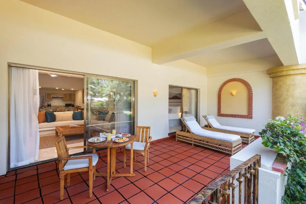 Velas Vallarta Suite Resort: another view
