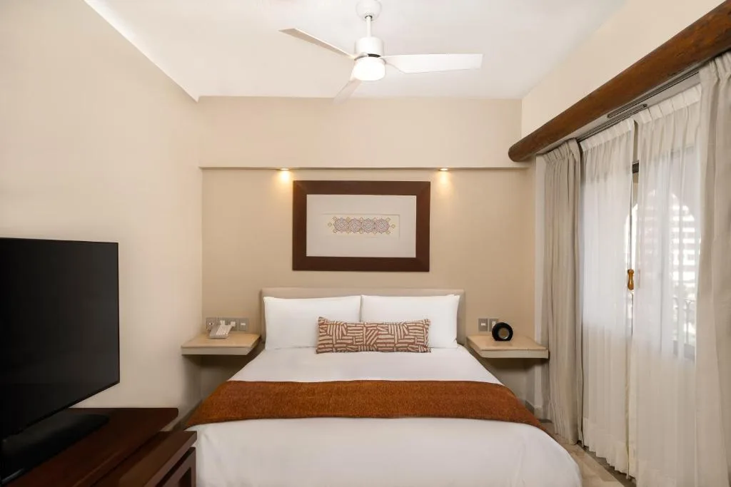 Velas Vallarta Suite Resort: another view