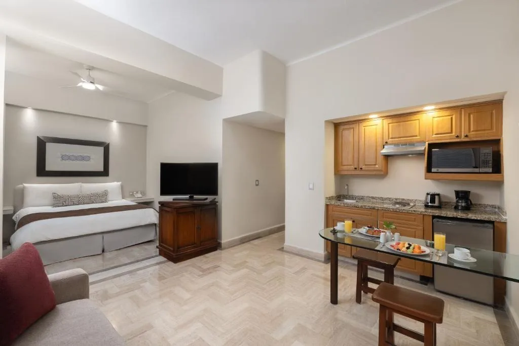 Velas Vallarta Suite Resort: another view