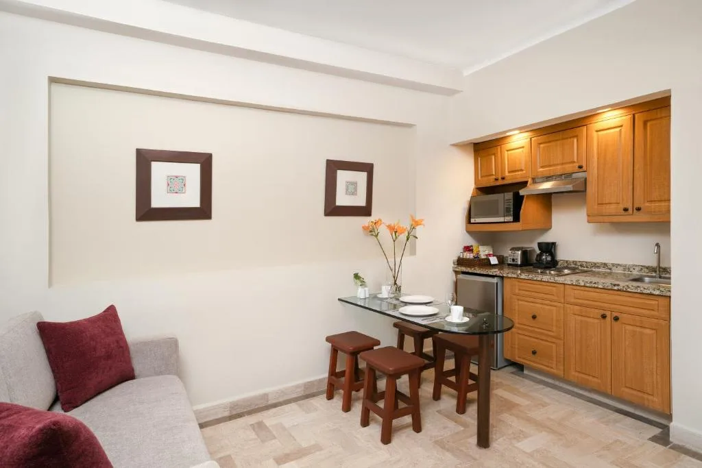 Velas Vallarta Suite Resort: another view