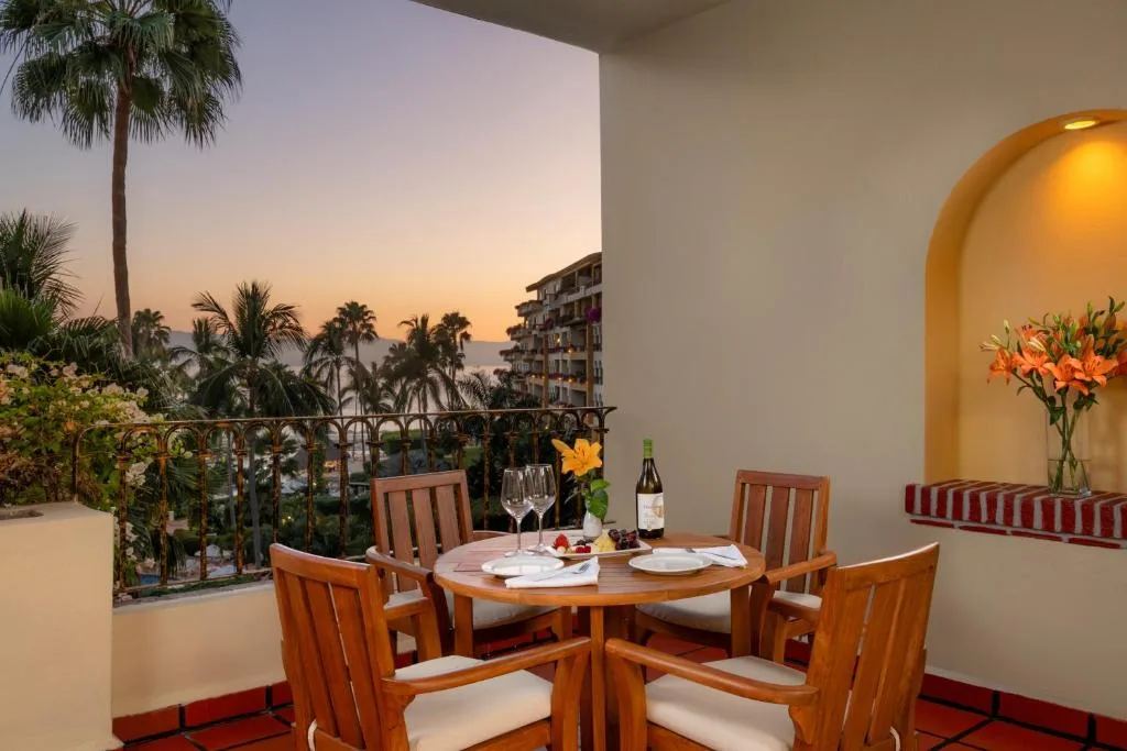 Velas Vallarta Suite Resort: another view