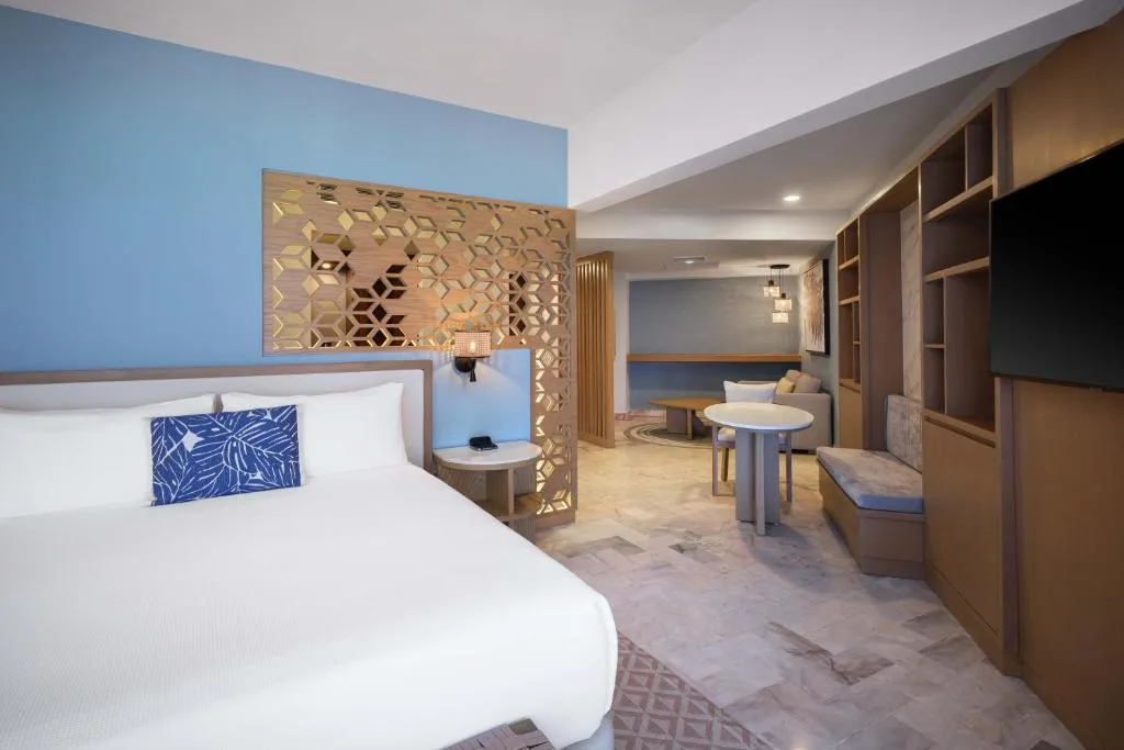 Wyndham Grand Cancun All Inclusive Resort & Villas: another view