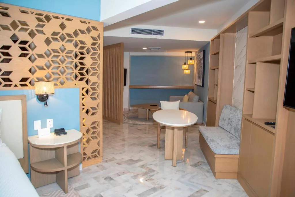 Wyndham Grand Cancun All Inclusive Resort & Villas: another view
