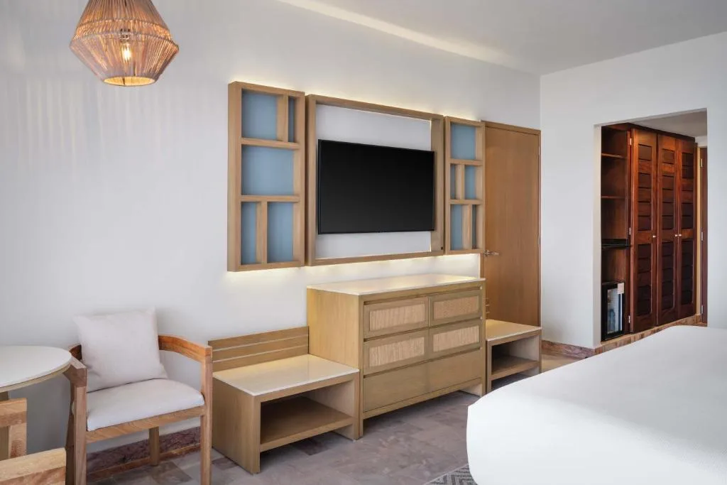 Wyndham Grand Cancun All Inclusive Resort & Villas: another view